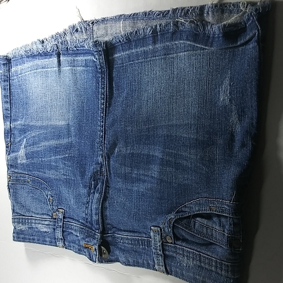 Lei Denim Skirt. - Picture 6 of 6